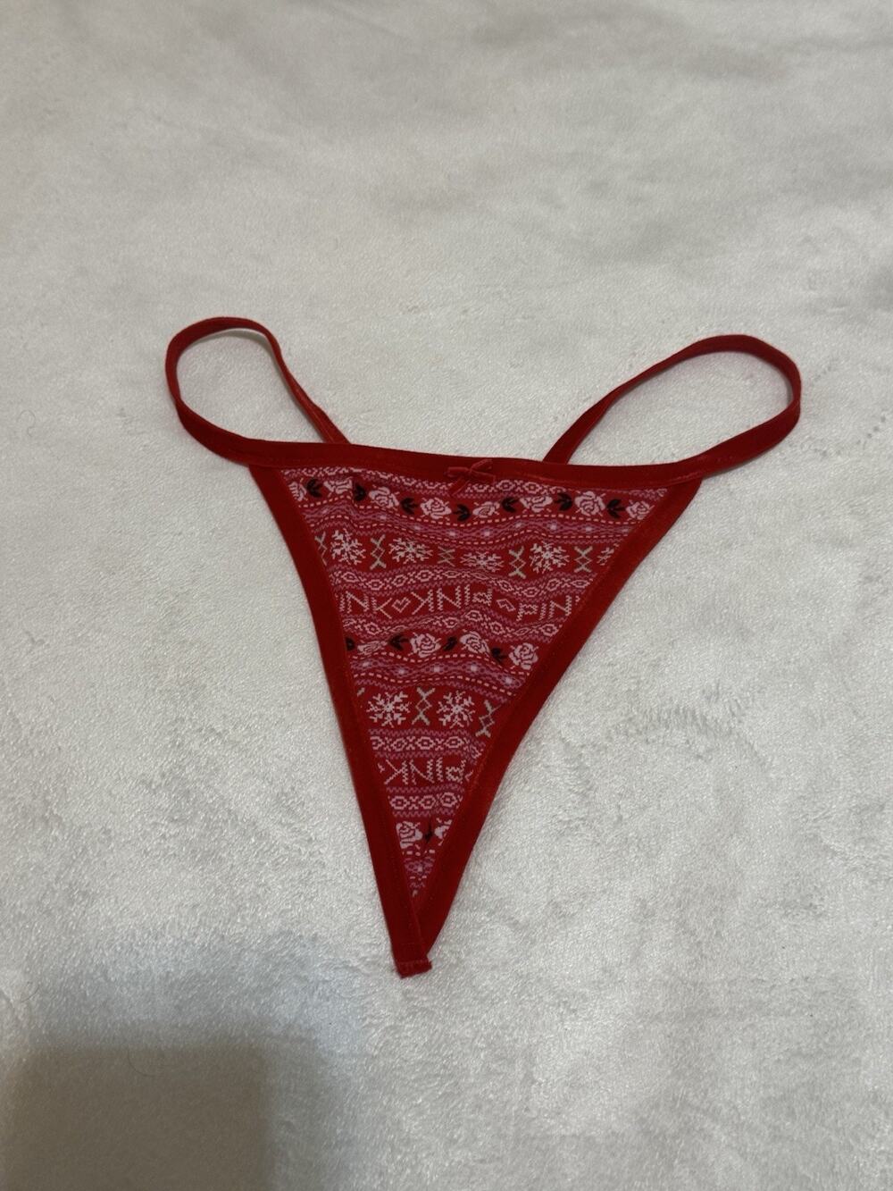 PINK Victoria’s Secret Red Fair Isle Snowflake V-String Thong Panty Size Medium